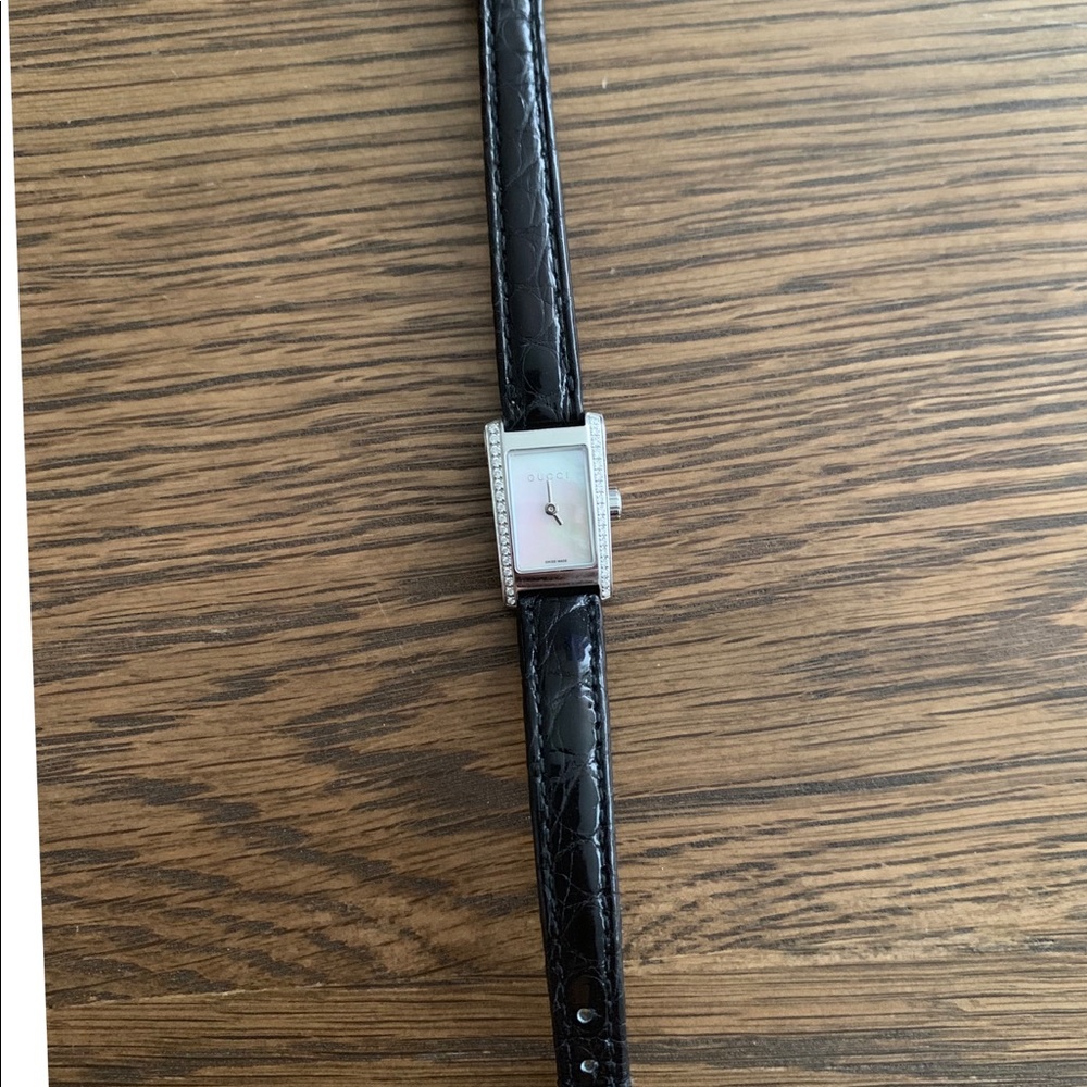 Gucci 8600 L diamond leather watch Mother of Pearl - Picture 5 of 7